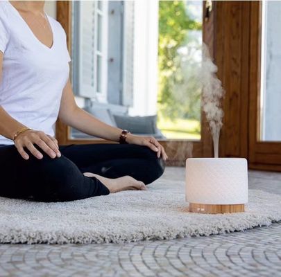 Diffusore elettronico ad ultrasuoni in bambù e ceramica da 280 ml per un'esperienza di aroma naturale